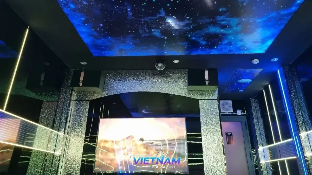 ホーチミン オーロラ KTV · 写真 1/6